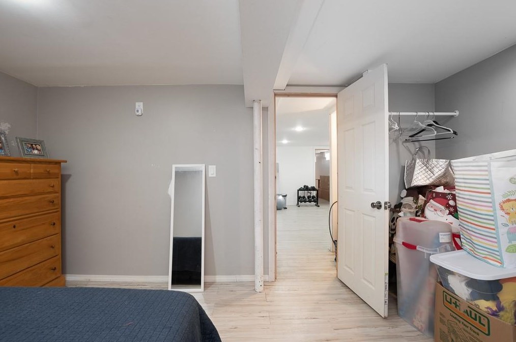 4 Mayfield Ave, Cranston RI  02920-2011 exterior