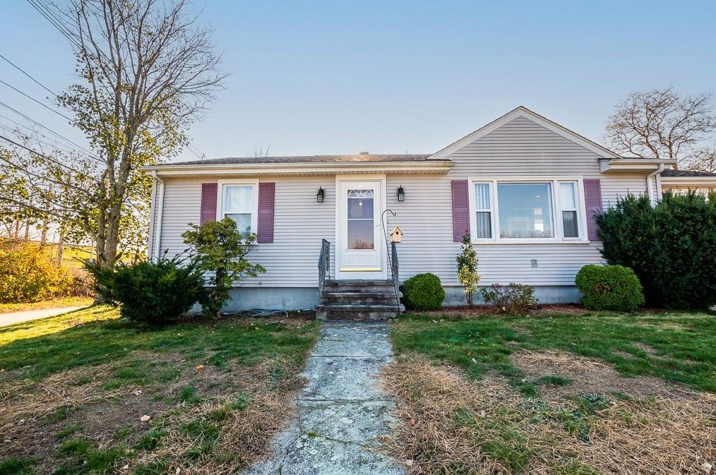 4 Mayfield Ave, Cranston RI  02920-2011 exterior