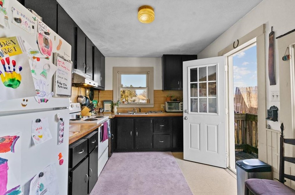 30 Mason St, West Warwick RI  02893-3049 exterior