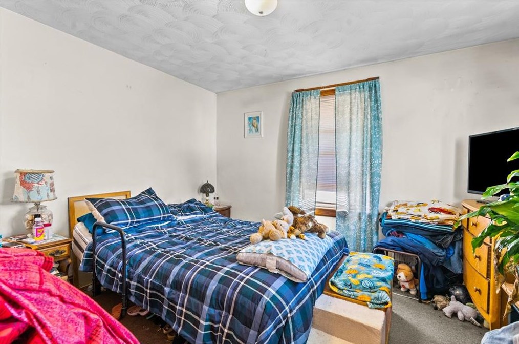 30 Mason St, West Warwick RI  02893-3049 exterior