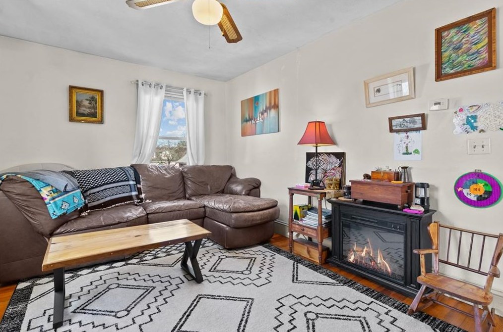 30 Mason St, West Warwick RI  02893-3049 exterior