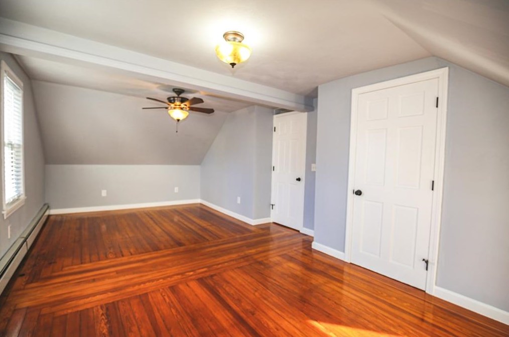 17 Oak Ave, East Providence RI  02915-4423 exterior