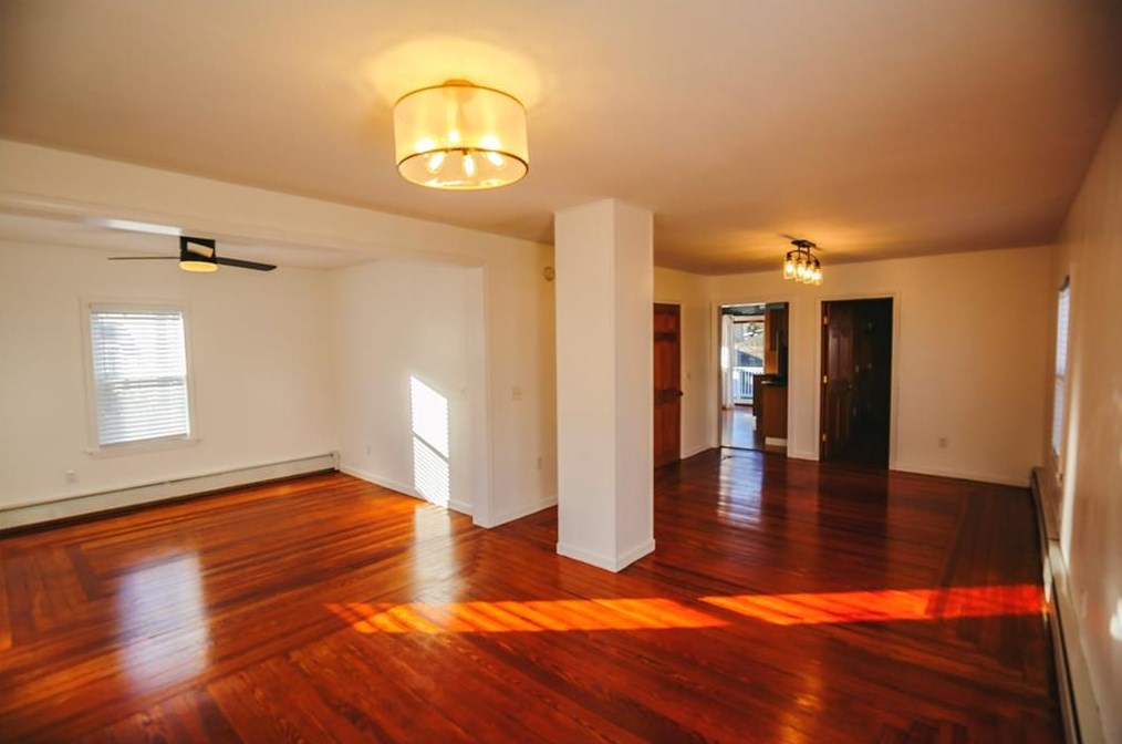 17 Oak Ave, East Providence RI  02915-4423 exterior