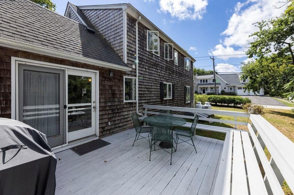 60 Cole St, Jamestown RI  02835-1326 exterior