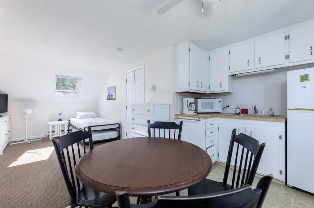 60 Cole St, Jamestown RI  02835-1326 exterior