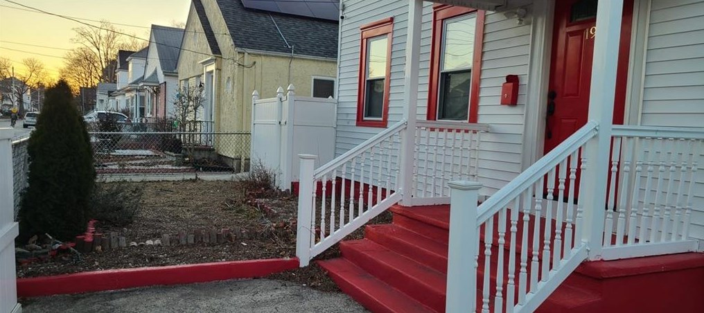 19 Carr St, Providence, RI 02905