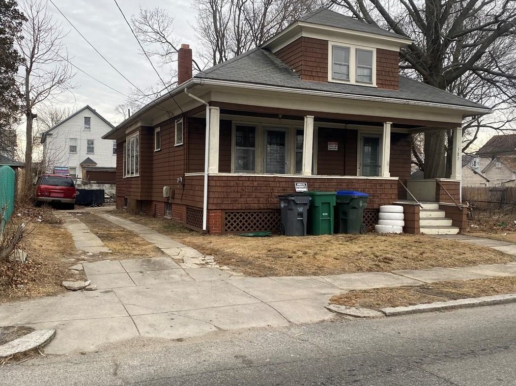 307 Lowell Ave, Providence, RI 02909