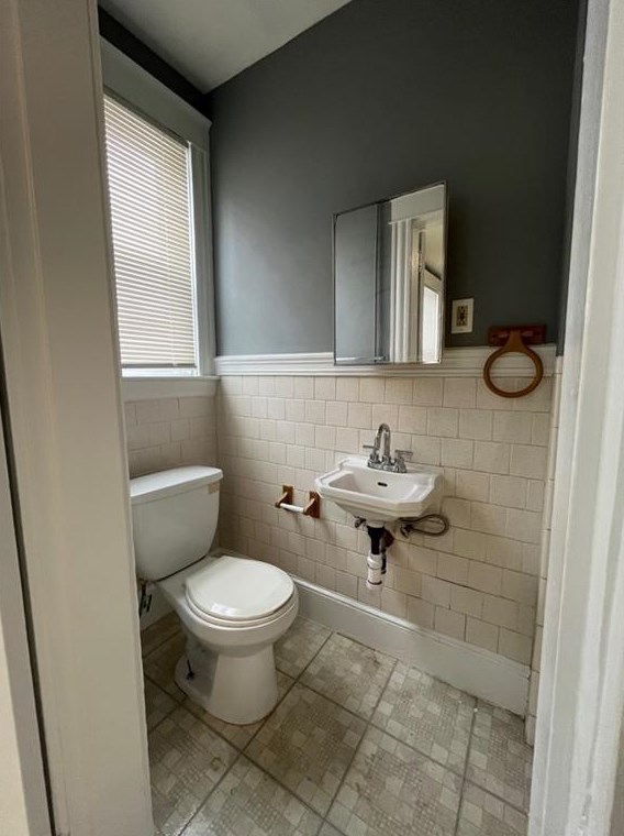 11 Roma St, Bristol RI  02809-3428 exterior