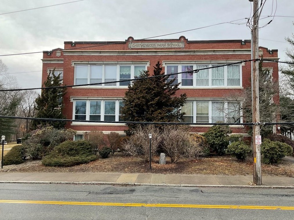 15 Curtis St #203, Cranston, RI 02920