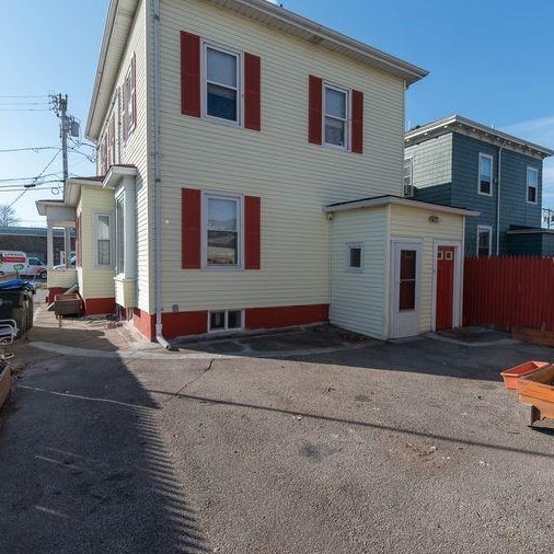 9 Yorktown Pl, Providence, RI 02908