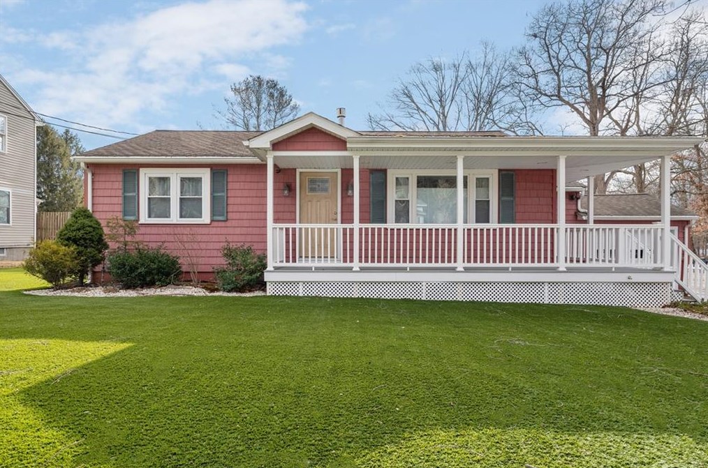 100 Main St, North Smithfield, RI 02896