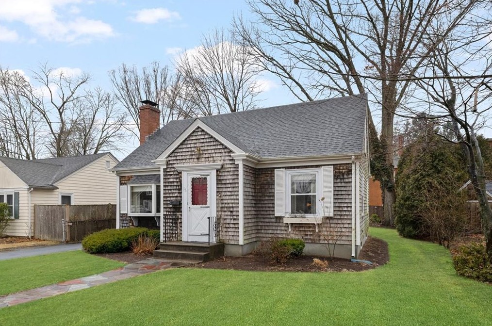 15 Prospect St, Barrington, RI 02806