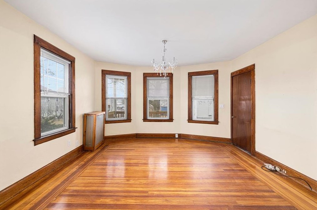110 5th St #1, East Providence, RI 02914