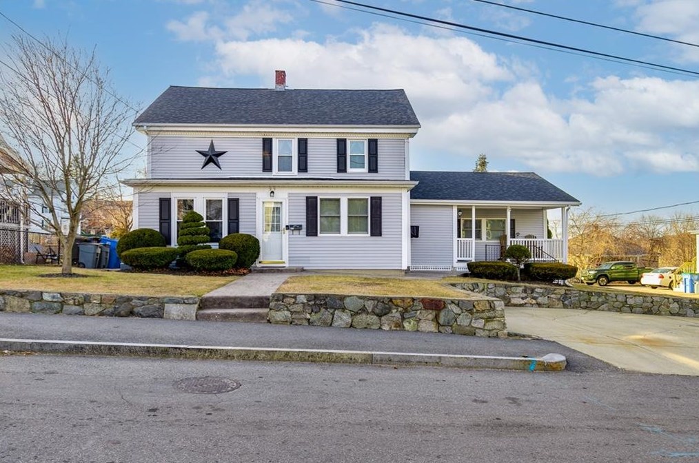 99 Old Main St, Lincoln, RI 02838