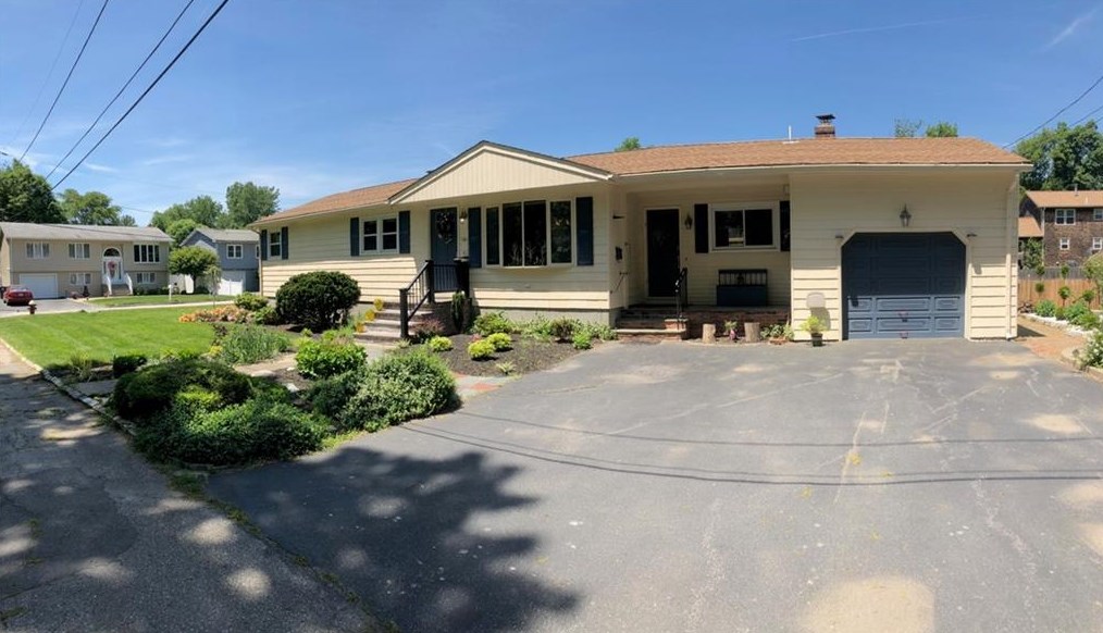 101 Wine St, Cranston, RI 02920