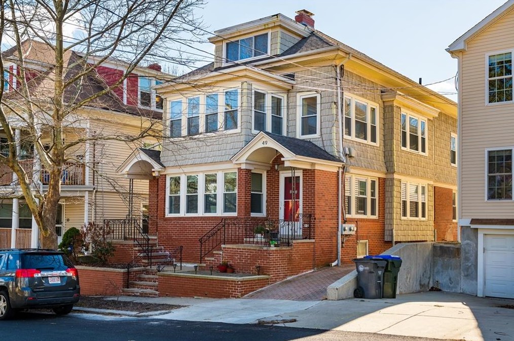 51 Savoy St, Providence, RI 02906