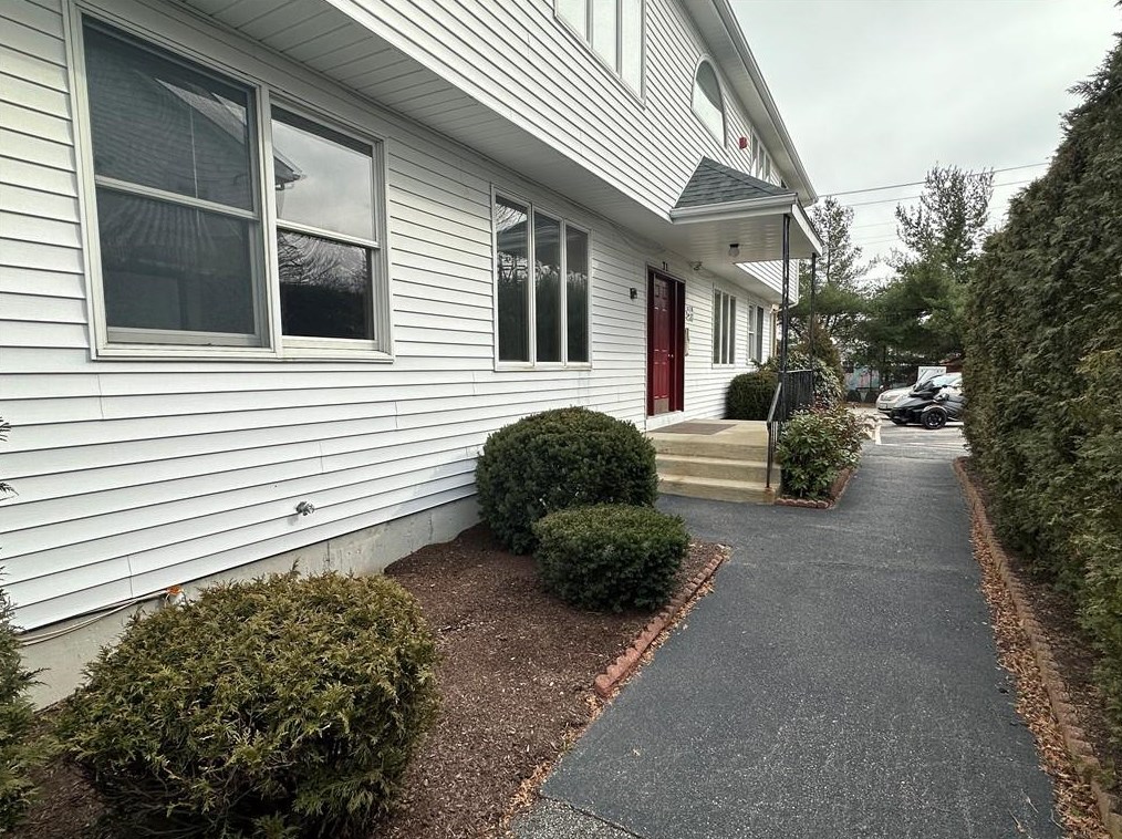 73 Elm St Apt 3, Providence, RI 02919