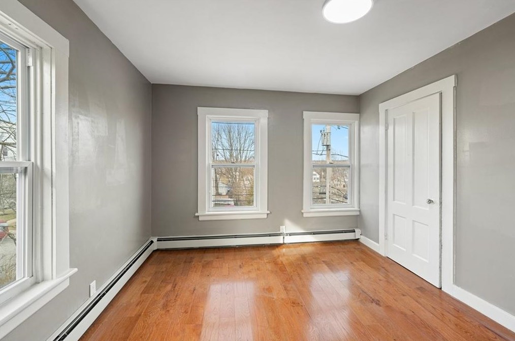 32 Potter Ave, West Warwick RI  02893-4611 exterior