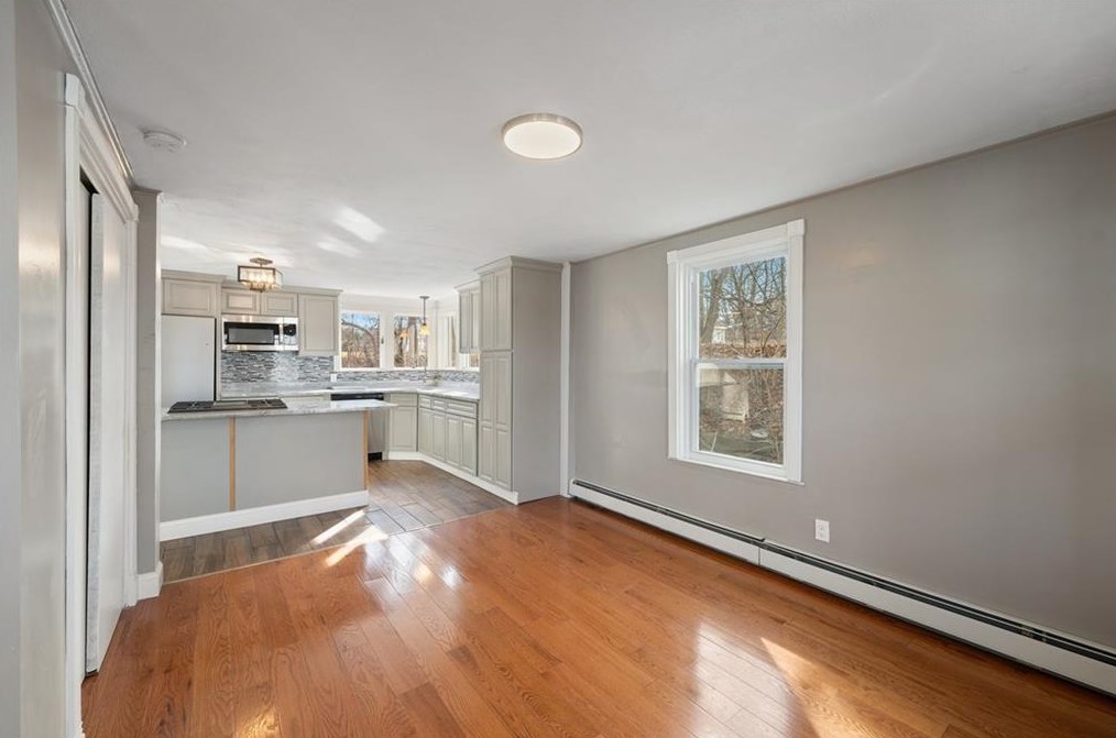 32 Potter Ave, West Warwick RI  02893-4611 exterior