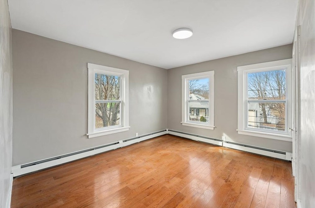 32 Potter Ave, West Warwick RI  02893-4611 exterior