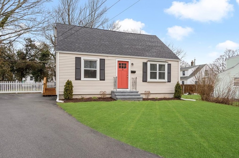 33 Spencer Dr, North Kingstown, RI 02852