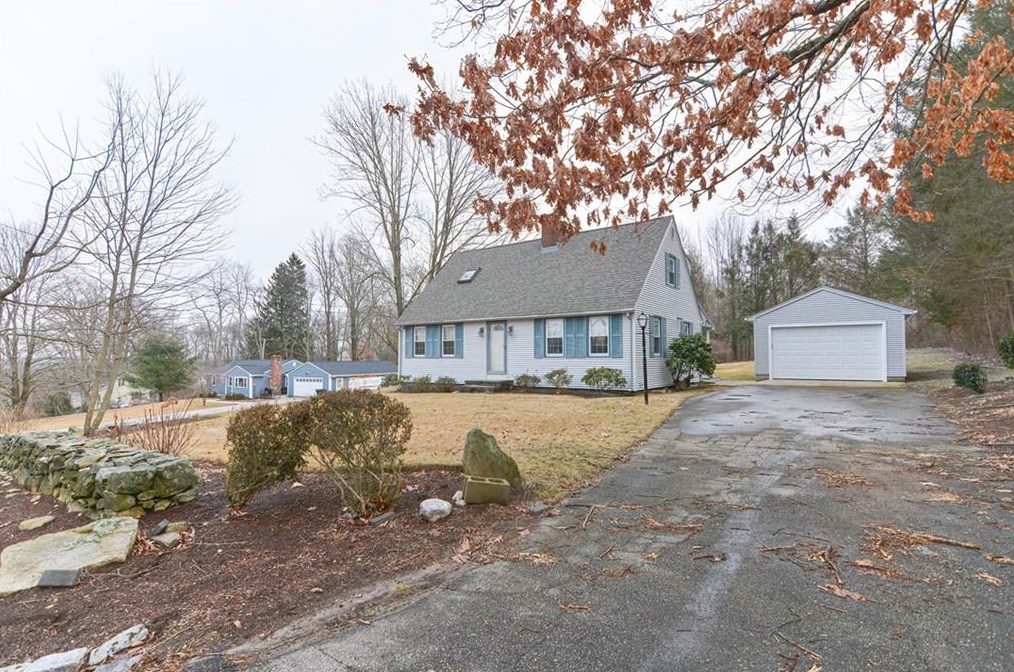 197 Sayles Hill Rd, North Smithfield, RI 02896 exterior