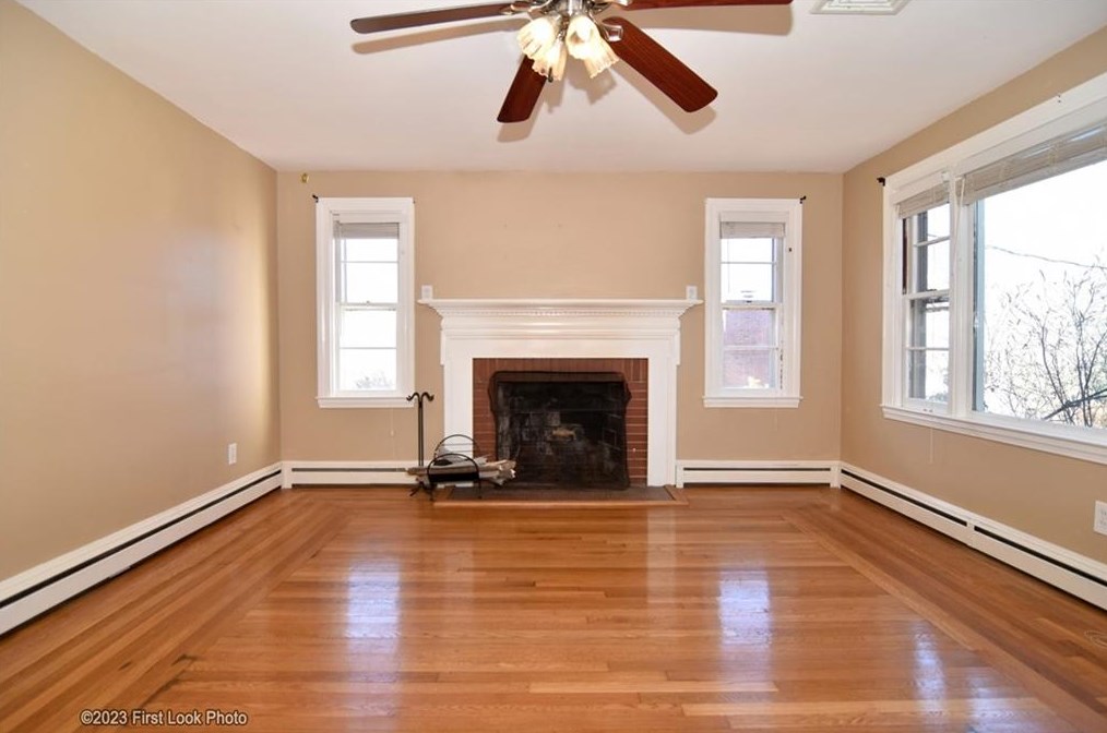 4 Ray St, Coventry, RI 02816