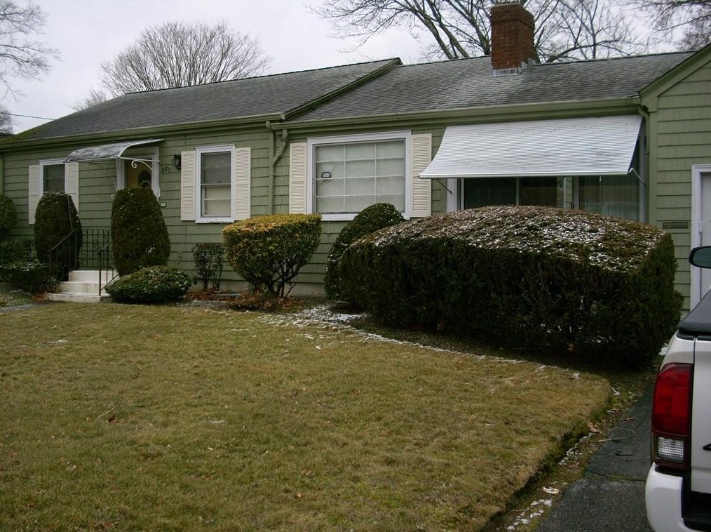 287 Fairfax Dr, Warwick RI  02888-3446 exterior