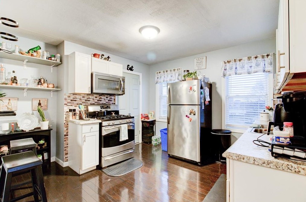 754 Valley St, Providence, RI 02908
