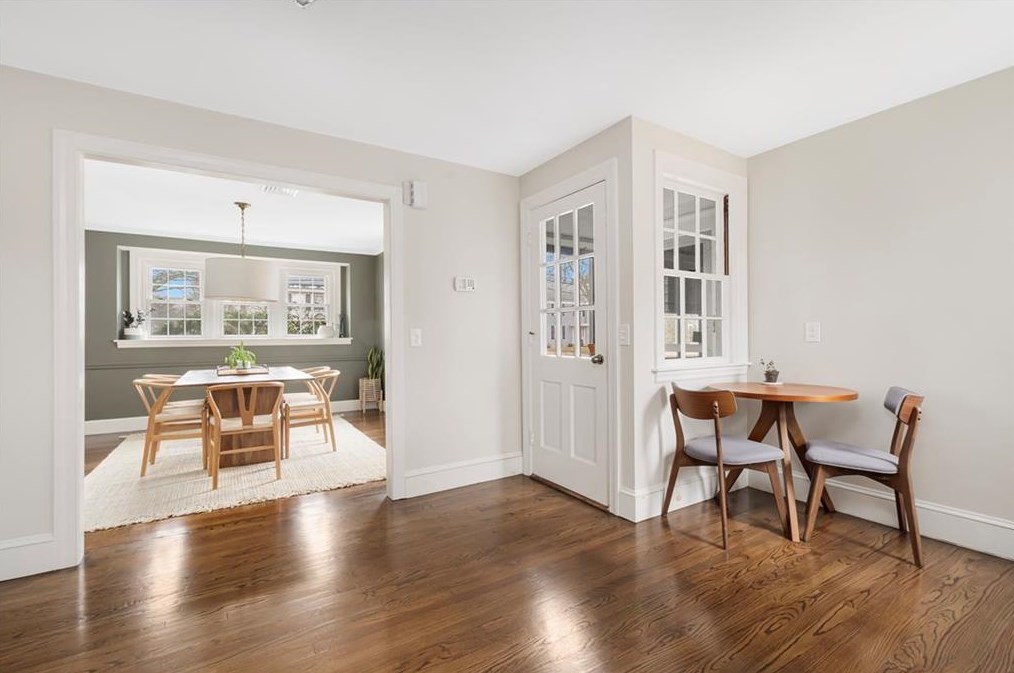 27 Don Ave, East Providence RI  02916-2302 exterior