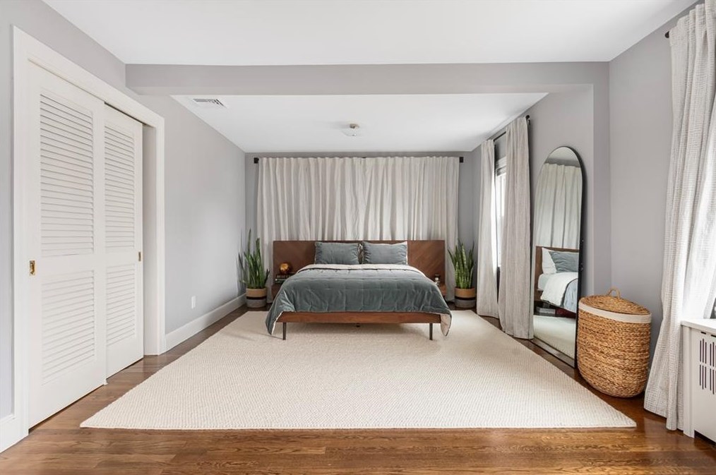 27 Don Ave, East Providence RI  02916-2302 exterior