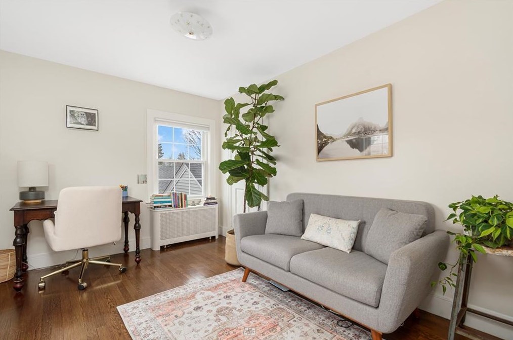 27 Don Ave, East Providence RI  02916-2302 exterior