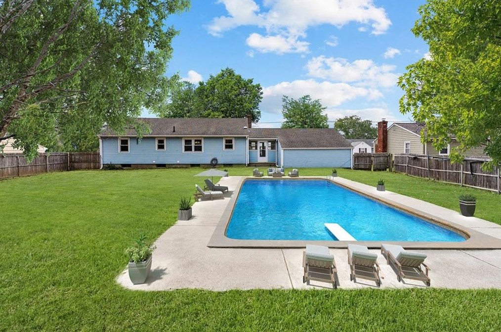 30 Nancy Dr, Cumberland, RI 02864