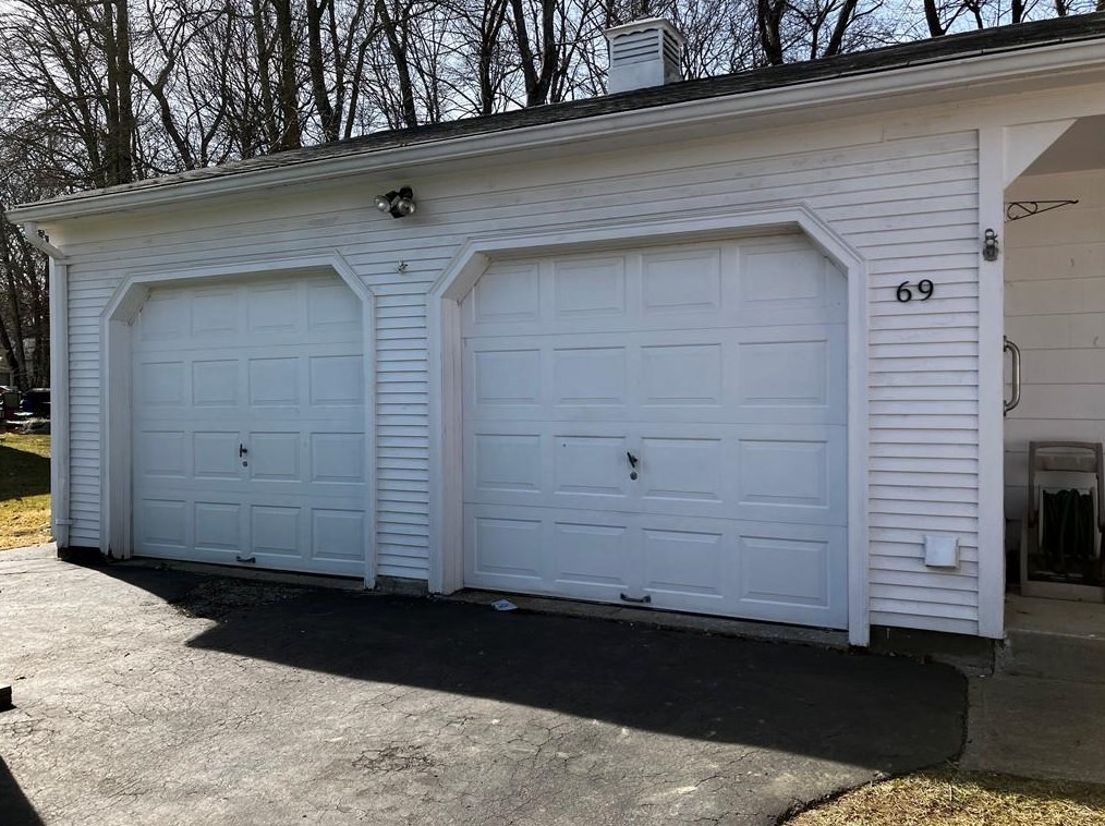 69 Carriage Dr, Lincoln, RI 02865