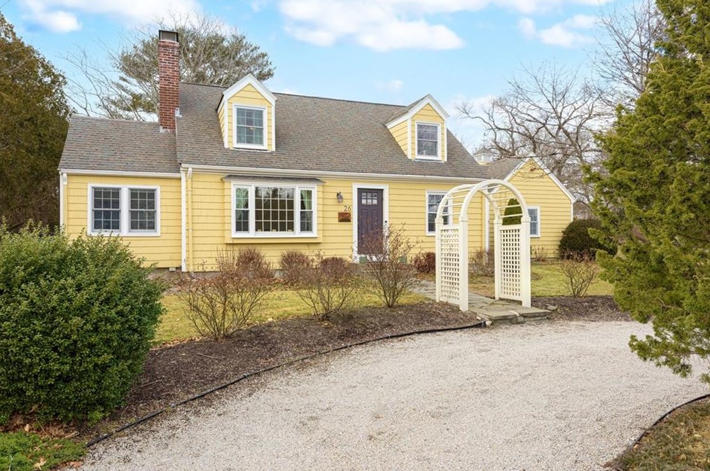 26 Old River Rd, Barrington, RI 02806