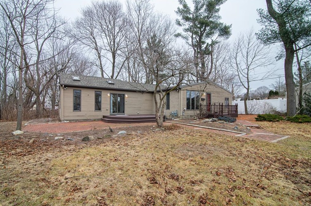 50 Tower Ave, East Providence RI  02914-3330 exterior