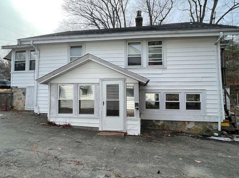 729 Fairmount St, Woonsocket, RI 02895