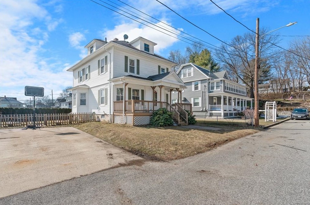 10 Gendron St, West Warwick, RI 02893 exterior