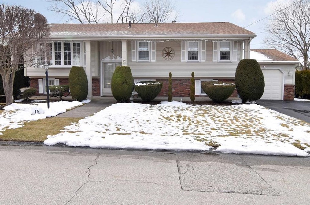 15 Wenscott Ln, Providence, RI 02904