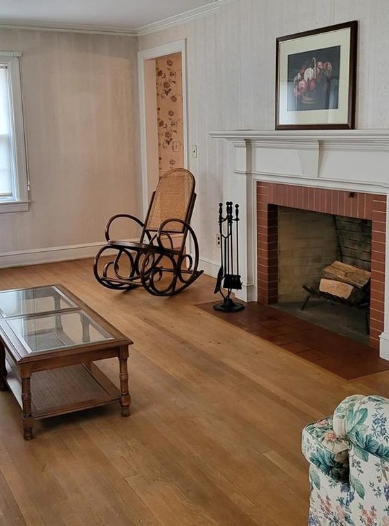 2 Euston Ave, Cranston, RI 02910
