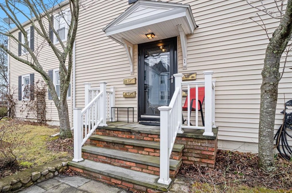 1 Alba Inn Rd #1, Westerly, RI 02891