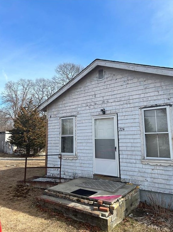 224 Brayton Rd, Tiverton, RI 02878