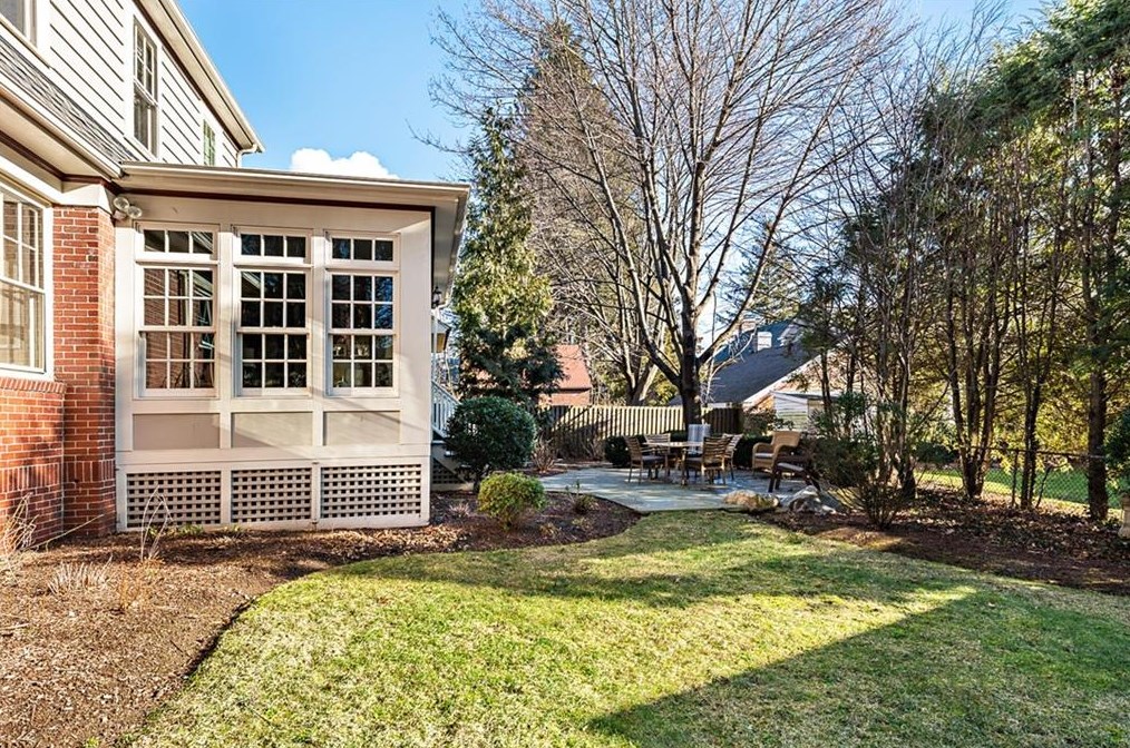 32 Kenilworth Way, Pawtucket RI  02860-5608 exterior