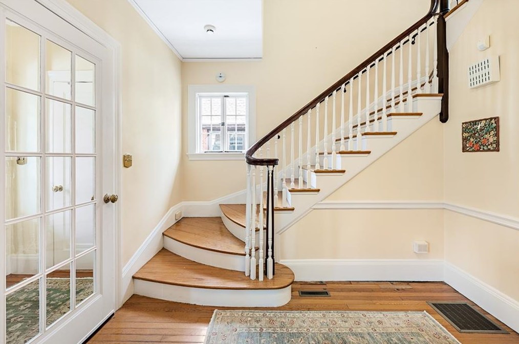 32 Kenilworth Way, Pawtucket RI  02860-5608 exterior