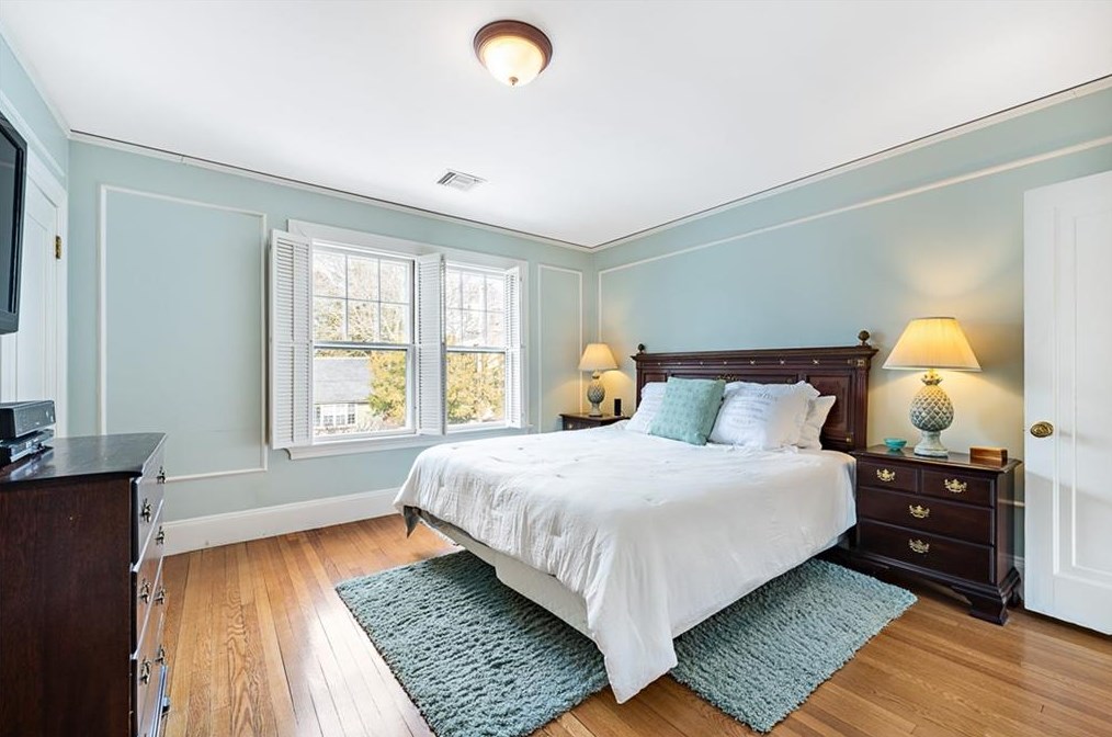 32 Kenilworth Way, Pawtucket RI  02860-5608 exterior