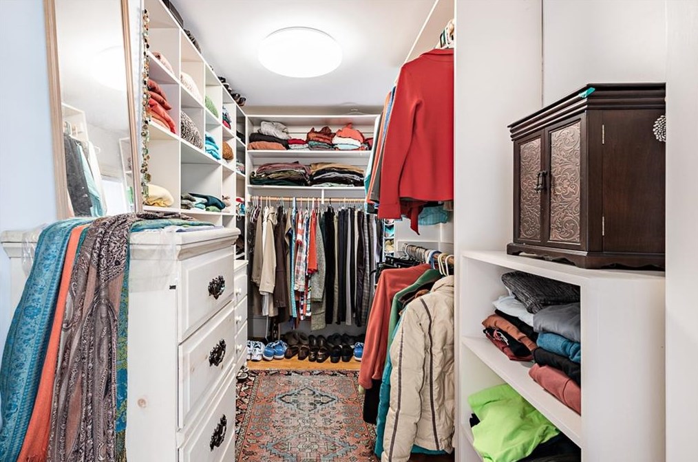 32 Kenilworth Way, Pawtucket RI  02860-5608 exterior