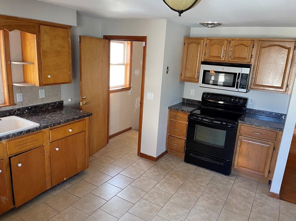 109 Chaplin St, Pawtucket RI  02861-1705 exterior