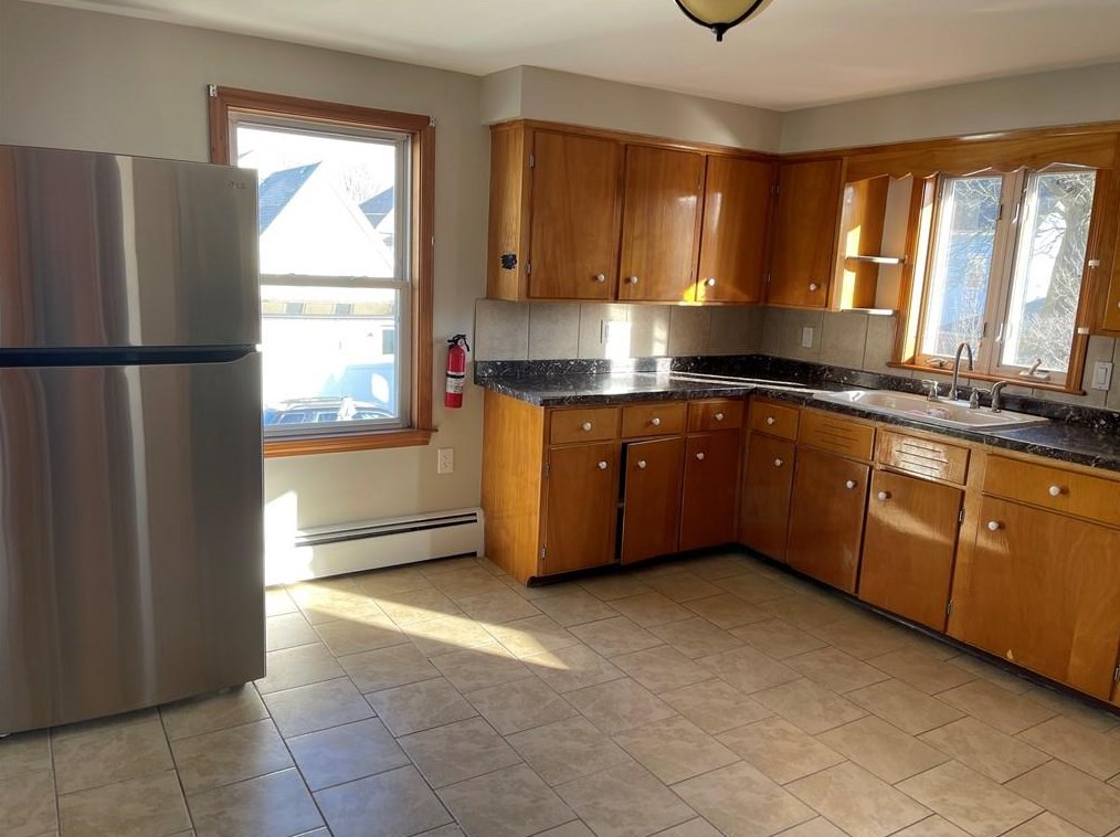109 Chaplin St, Pawtucket, RI 02861