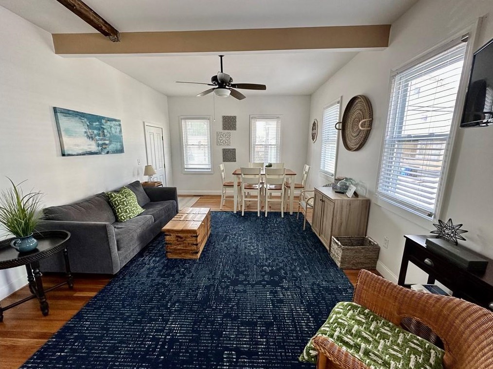 668 Thames St #1, Middletown, RI 02840