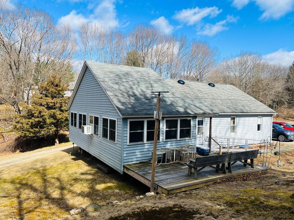 80 Flagg Ln, North Kingstown, RI 02852